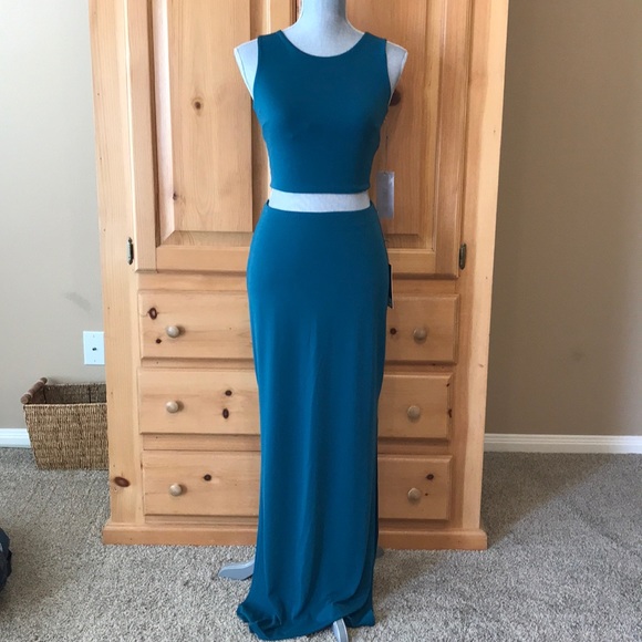 Jennifer Lopez Dresses & Skirts - Jennifer Lopez 2-pc Skirt Set (Top-S/Skirt-XS)